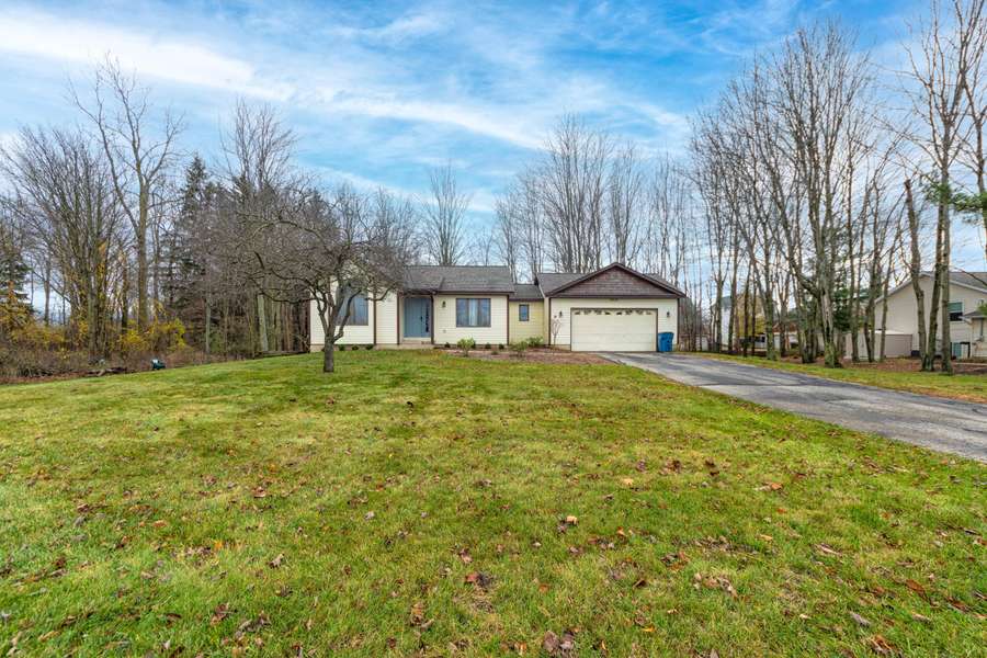 6828 Wiley Road, Fennville, MI 49408