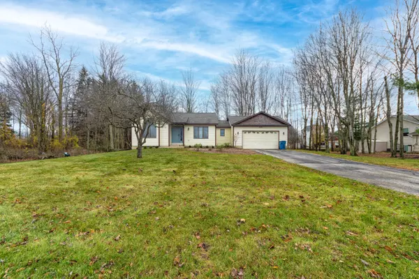 6828 Wiley Road, Fennville, MI 49408