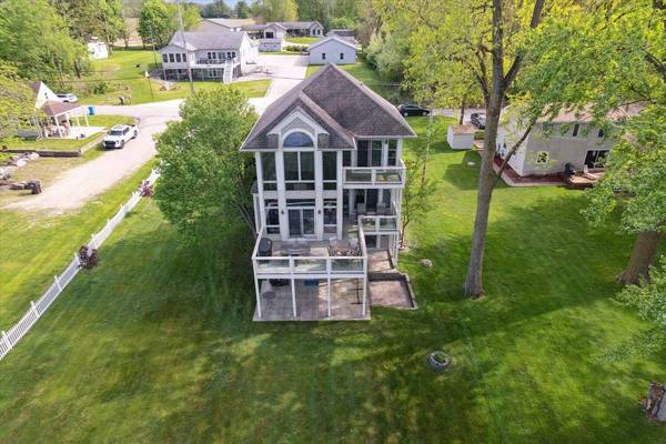 2490 Lakeview Drive, Clarklake, MI 49234