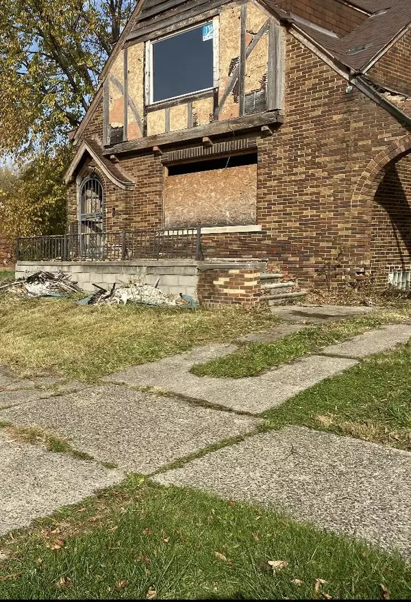 Detroit, MI 48213,5296 Lakewood Street