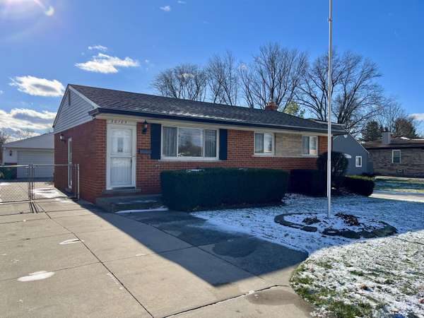 30105 Maplewood Street,  Garden City,  MI 48135