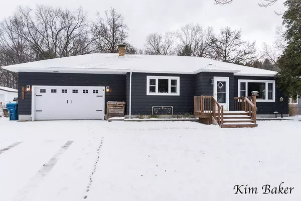 15691 Pruin Street, Spring Lake, MI 49456