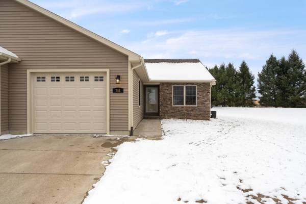 781 Meadows Court #44, Grass Lake, MI 49240