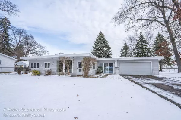 3760 Groveland SW Avenue, Wyoming, MI 49519