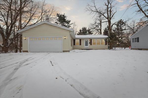 535 Pleasant Home Court, Kalamazoo, MI 49008