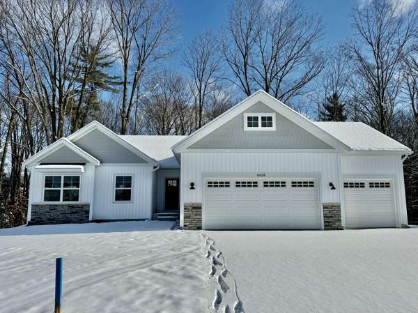 6028 Sturgeon Run, Muskegon, MI 49444