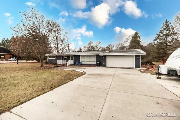 5311 S Croton Hardy Drive, Newaygo, MI 49337