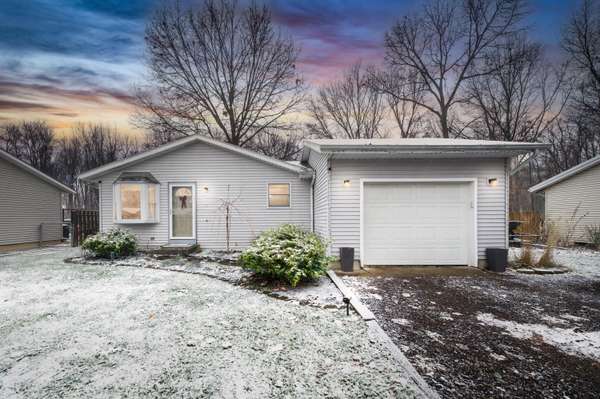 21821 Mccain Lane, Edwardsburg, MI 49112