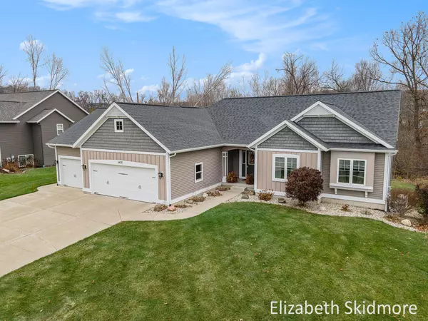 6132 Viewpoint NE Drive, Belmont, MI 49306