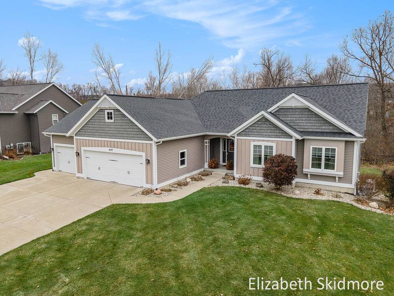 6132 Viewpoint NE Drive, Belmont, MI 49306