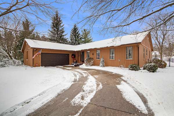 39 Worcester NE Drive, Grand Rapids, MI 49503