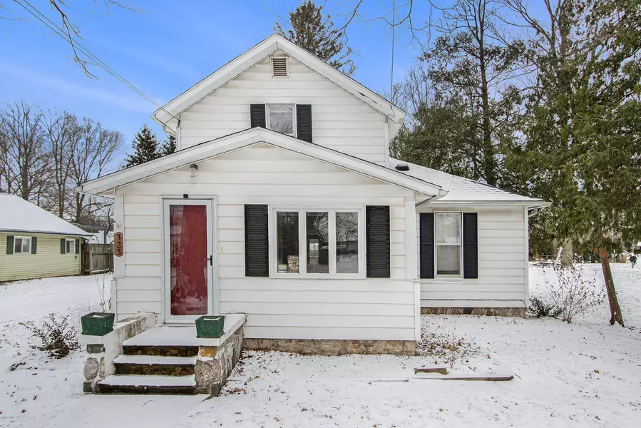 325 E Burr Oak Street, Centreville, MI 49032