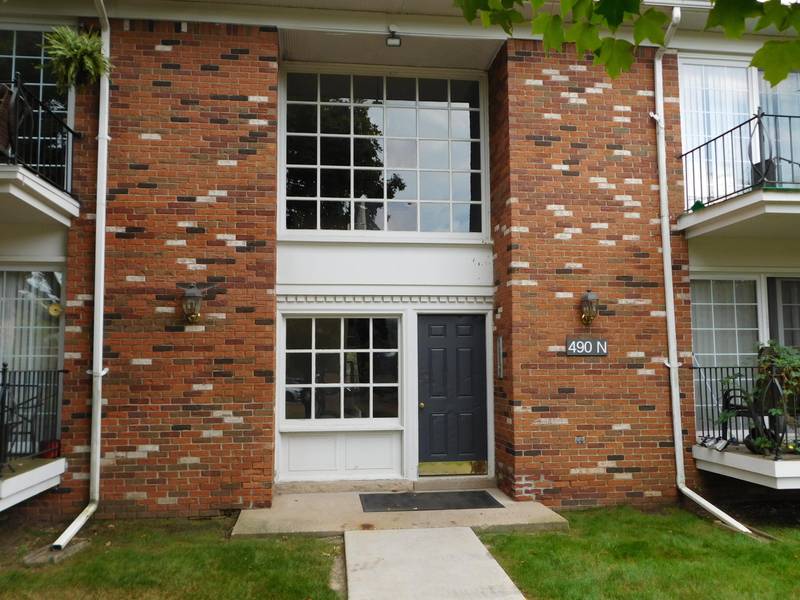 490 N FOX HILLS Drive #1, Bloomfield Hills, MI 48304