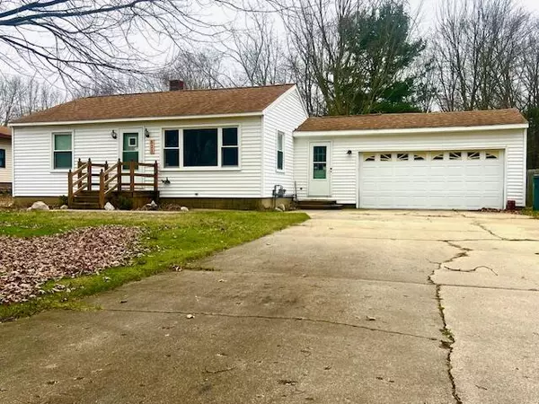 521 Aue Road, Norton Shores, MI 49441