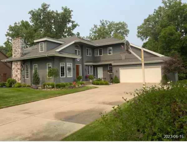 2211 Mission Hills SE Drive, Grand Rapids, MI 49546