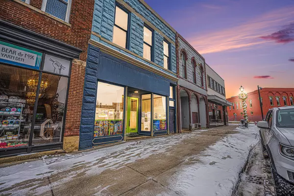 Allegan, MI 49010,145/149 Brady Street