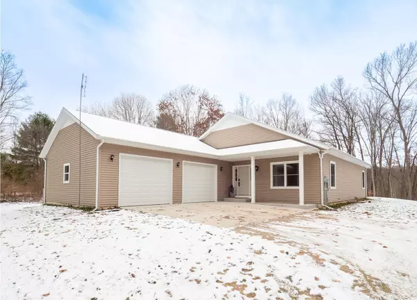 32718 42nd Avenue, Paw Paw, MI 49079