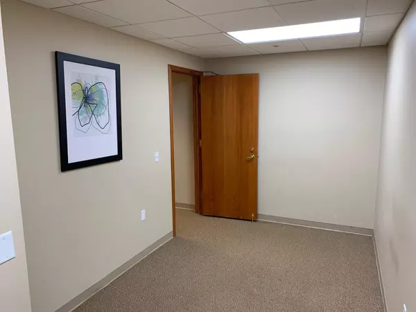 Holland, MI 49423,577 Michigan Avenue #1