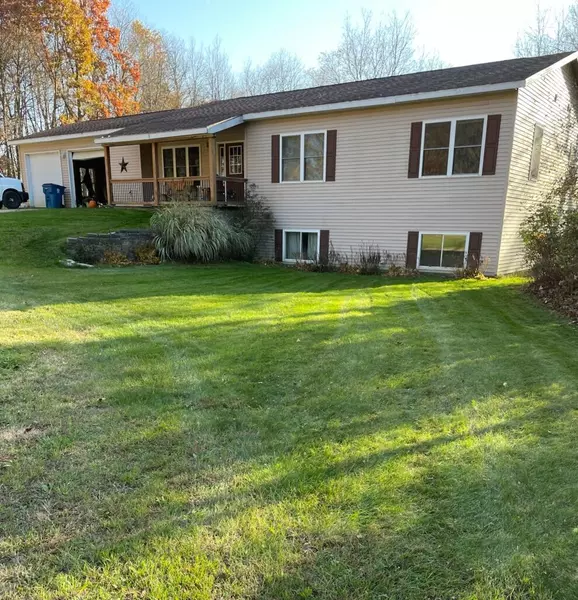 12604 Fargo NE Street, Gowen, MI 49326