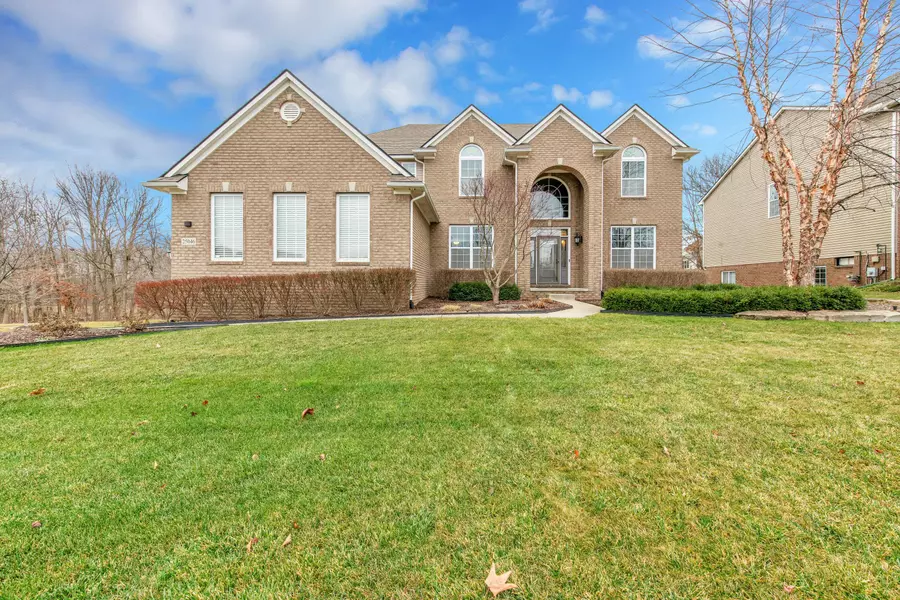 25046 Carriage Lane, South Lyon, MI 48178