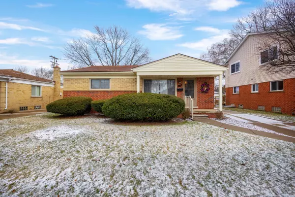 5740 Cambourne Road, Dearborn Heights, MI 48127