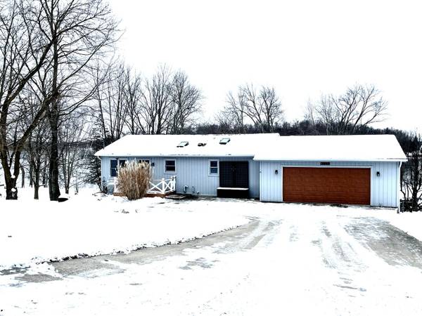 41323 Waukeenah Drive, Paw Paw, MI 49079