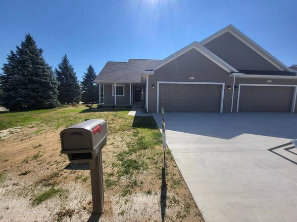 562 Mckinley Court, Three Rivers, MI 49093