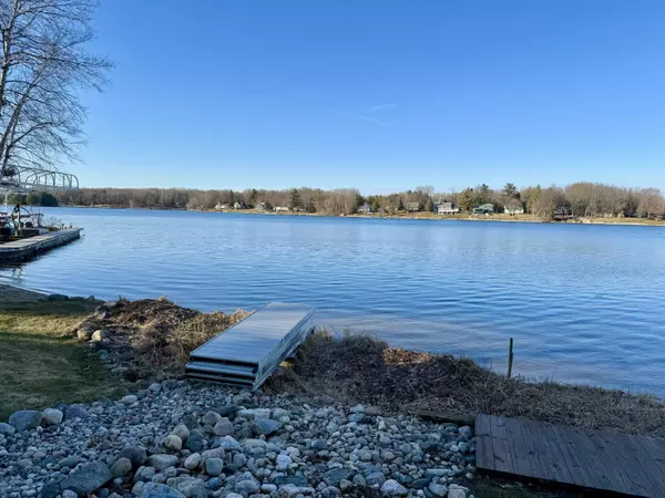 Canadian Lakes, MI 49346,7880 7th Street