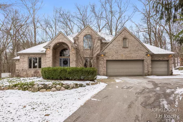 6250 Cannon Highlands NE Drive, Belmont, MI 49306