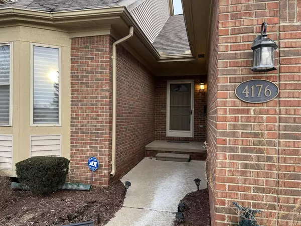 4176 April Lane #33, Sterling Heights, MI 48310