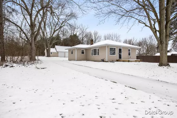 2221 Kinney NW Avenue, Grand Rapids, MI 49534