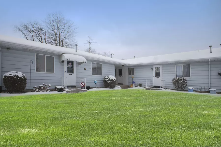 5977 Leisure South SE Drive, Kentwood, MI 49548