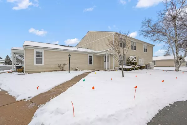 39762 Village Wood Circle, Novi, MI 48375