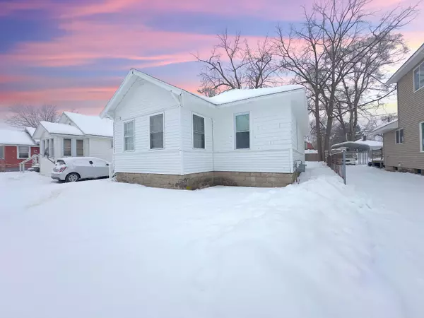 1104 E Larch Avenue, Muskegon, MI 49442