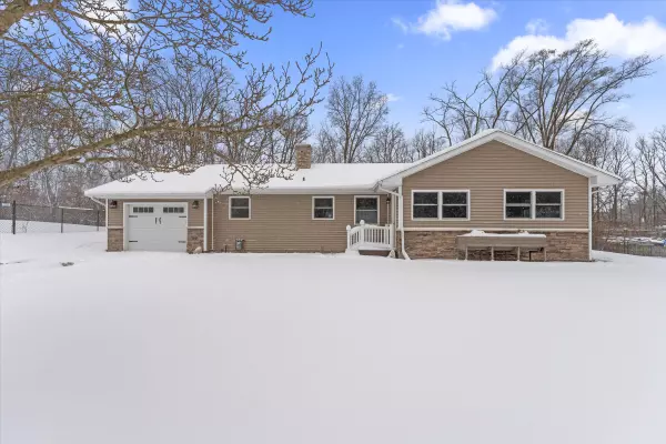 27887 Burmax Park, Dowagiac, MI 49047