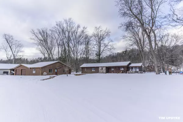 6499 W Bell Meadow Drive, Grant, MI 49327