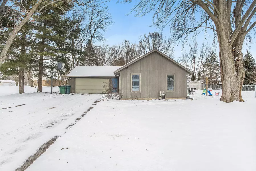 5985 Dewpointe Drive, Allendale, MI 49401