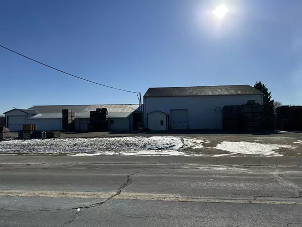 7316 E Main Street, Eau Claire, MI 49111