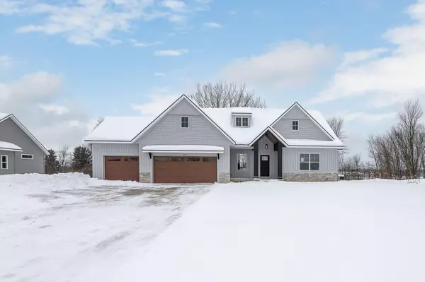 9447 Bluff Ridge Drive, Zeeland, MI 49464