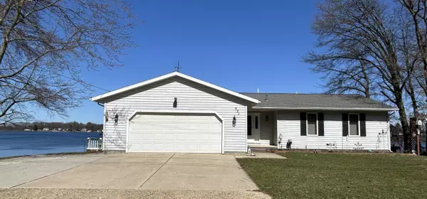 571 S Bass Lake Drive, Vestaburg, MI 48891