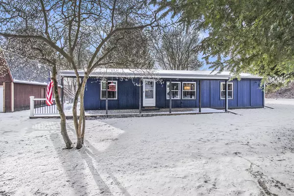 22557 Barton Road, Pinckney, MI 48169