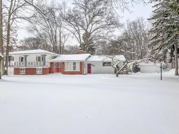 128 Waukazoo Drive, Holland, MI 49424