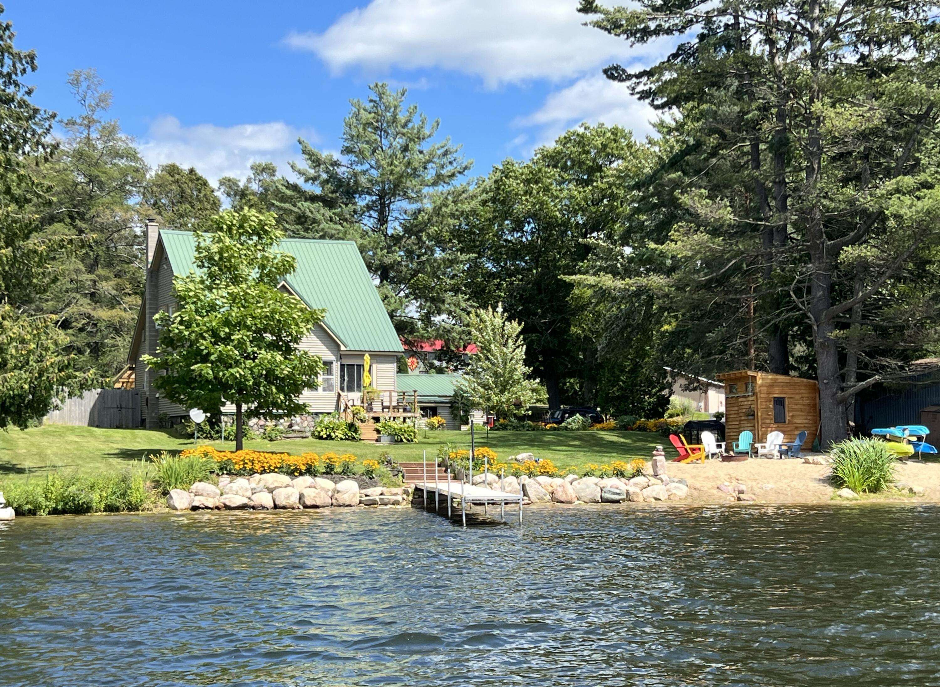 9318 School Street, Lake, MI 48632