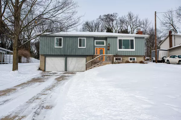 675 Lakeview Drive,  Lake Odessa,  MI 48849