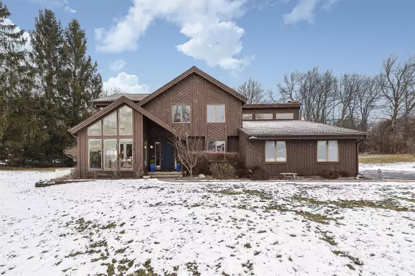 5927 Fox Hollow Court, Ann Arbor, MI 48105