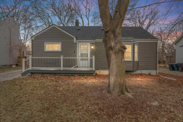 1235 Kensington Drive, Ann Arbor, MI 48104