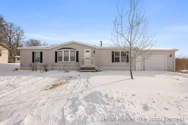 7330 Willowwood NE Drive, Belmont, MI 49306