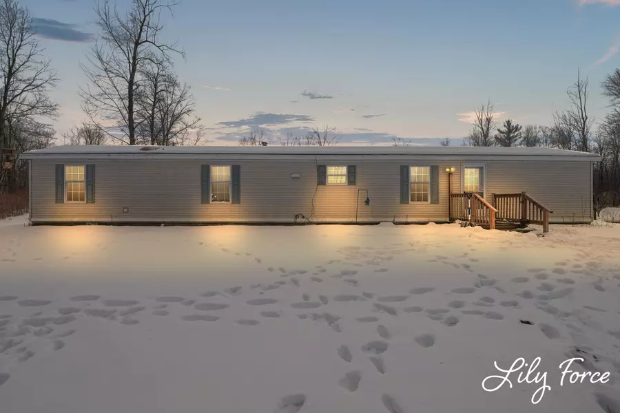 540 22 Mile NW Road, Kent City, MI 49330