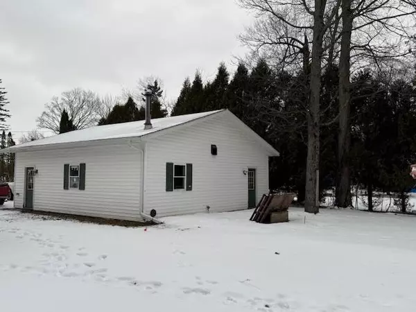 Newaygo, MI 49337,479 Basseta Street