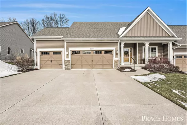 1723 N Brandon Ridge NW Drive, Grand Rapids, MI 49544